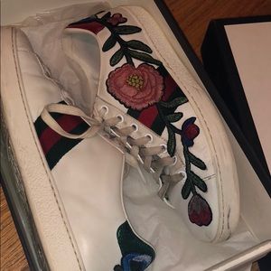 AUTHENTIC Gucci Embroidered Ace sneakers